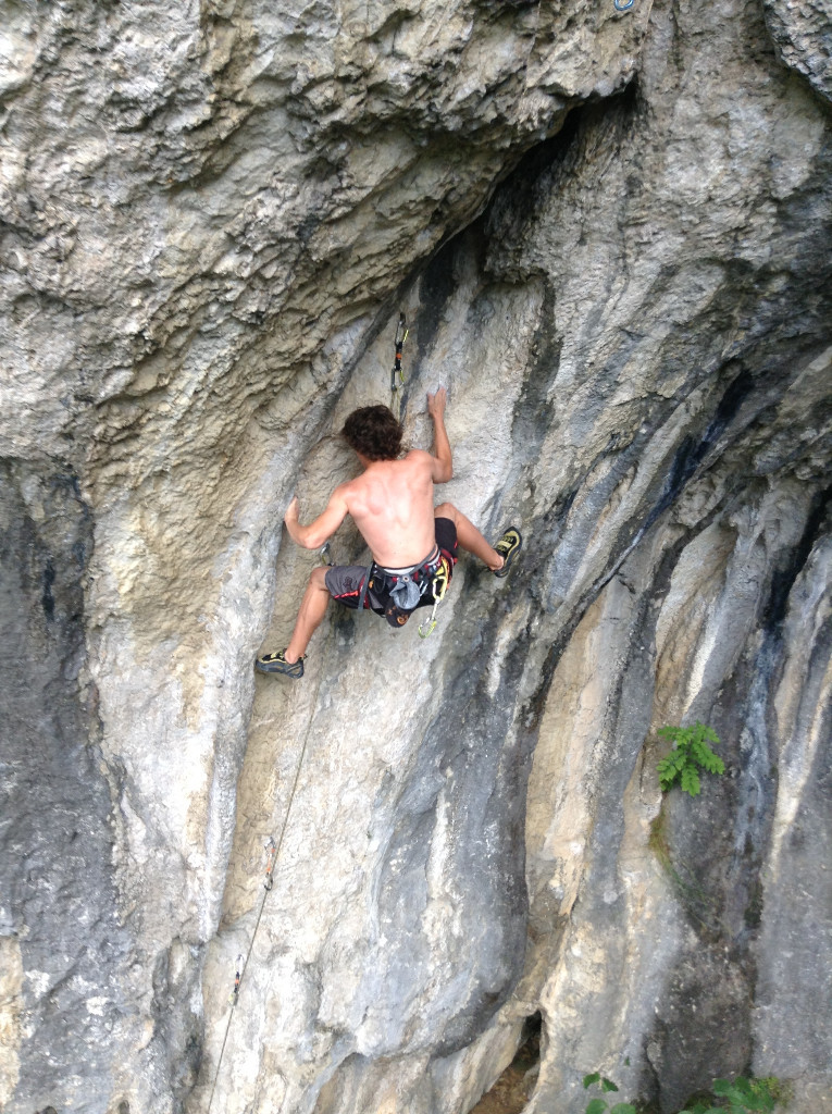 Nathan dans "Plus dure sera la chute" 8a+
