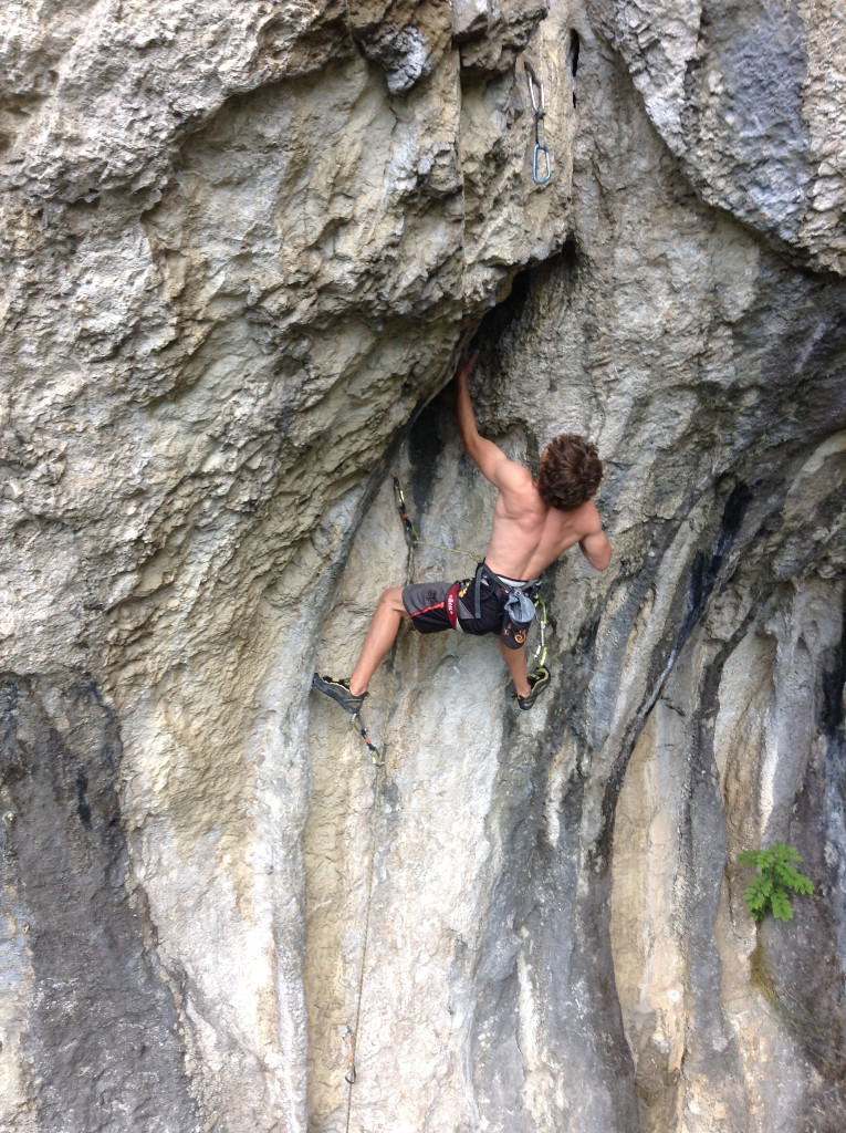 Nathan dans "Plus dure sera la chute" 8a+
