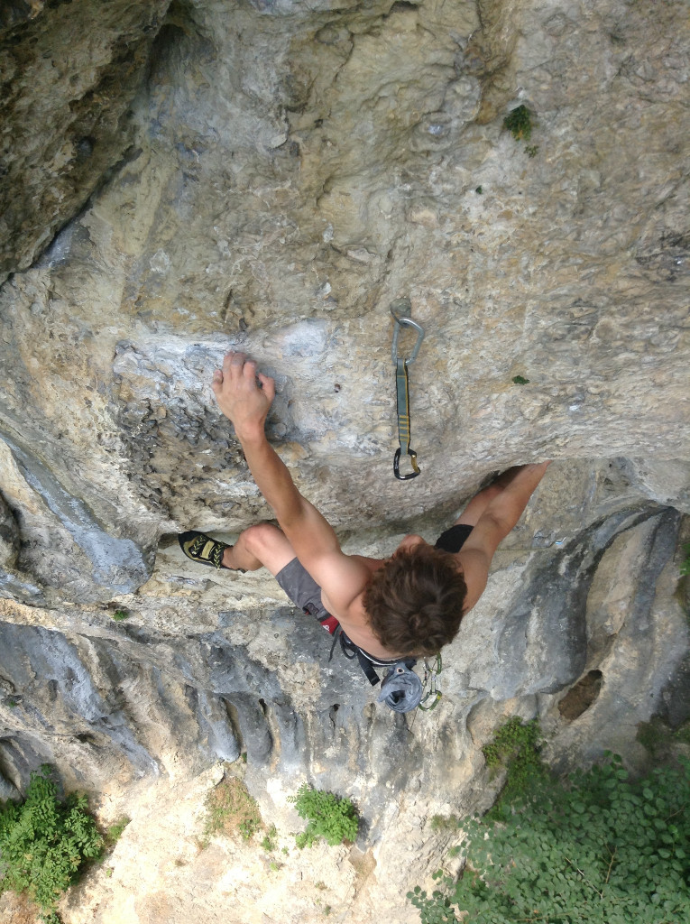 Nathan dans "Plus dure sera la chute" 8a+