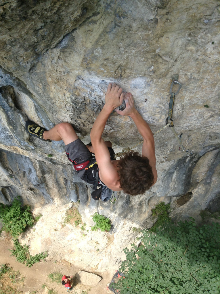 Nathan dans "Plus dure sera la chute" 8a+
