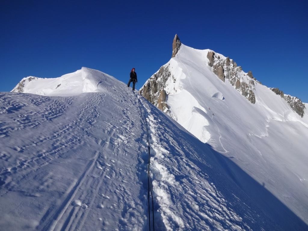 Mont Maudit - Arête Kuffner: l'épaule et le sommet en vue