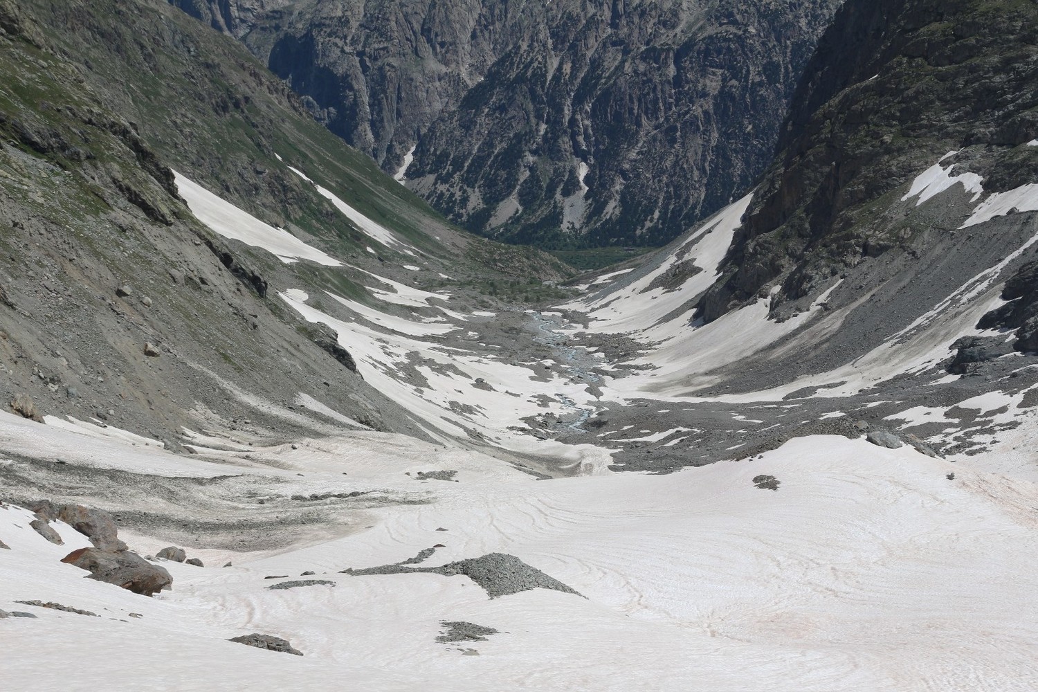 Zoom sur l'enneigement en partie basse du vallon du Chardon