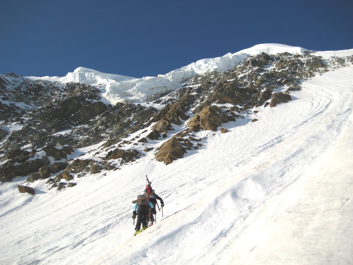 Premiers tiers de la face, c'est pas trop raide et bien en neige