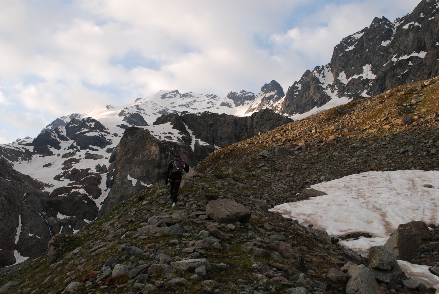 Il tratto di portage per accedere alla Vedretta da Piazzi a circa 2300m