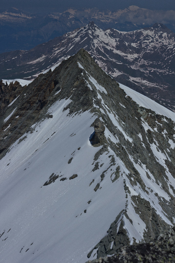 Vue sur la traversée Mourti-Rosses depuis la dent des Rosses