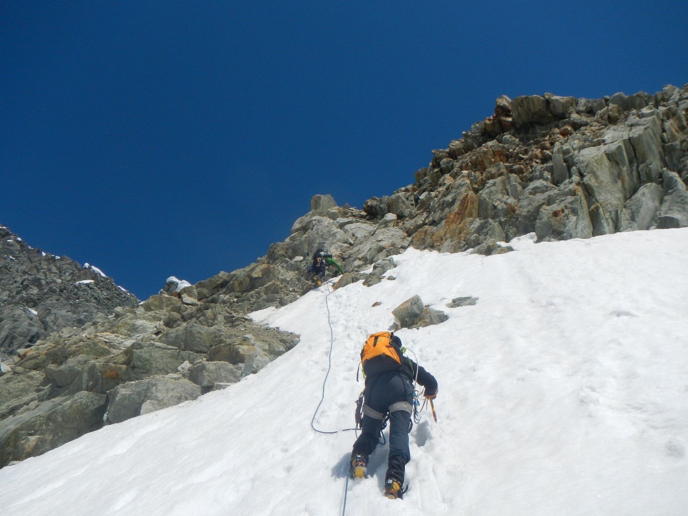 Descente par la vire au col de la Tsa