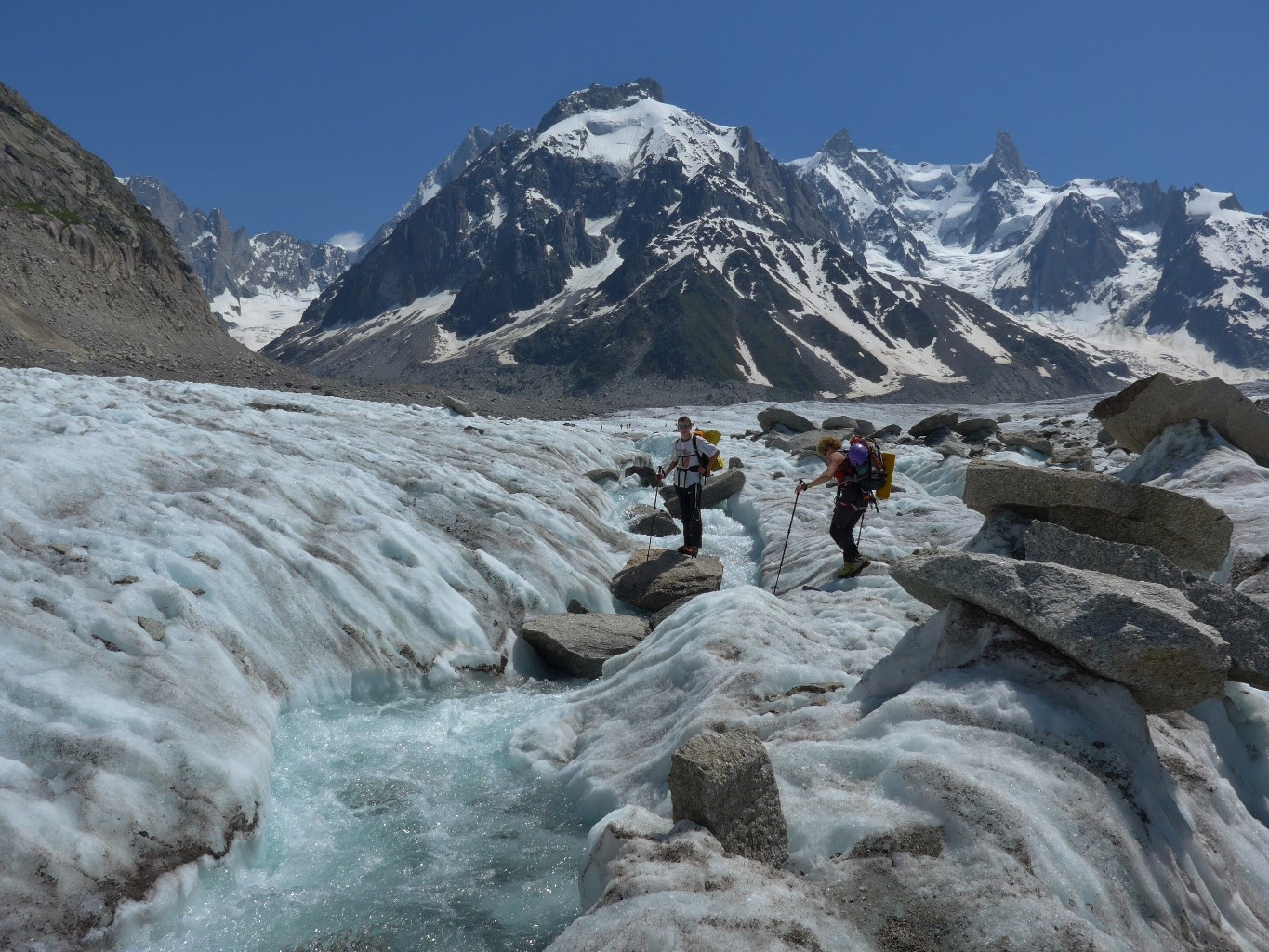 Pte Isabelle/Solides ponts de pierres sur la mer de Glace