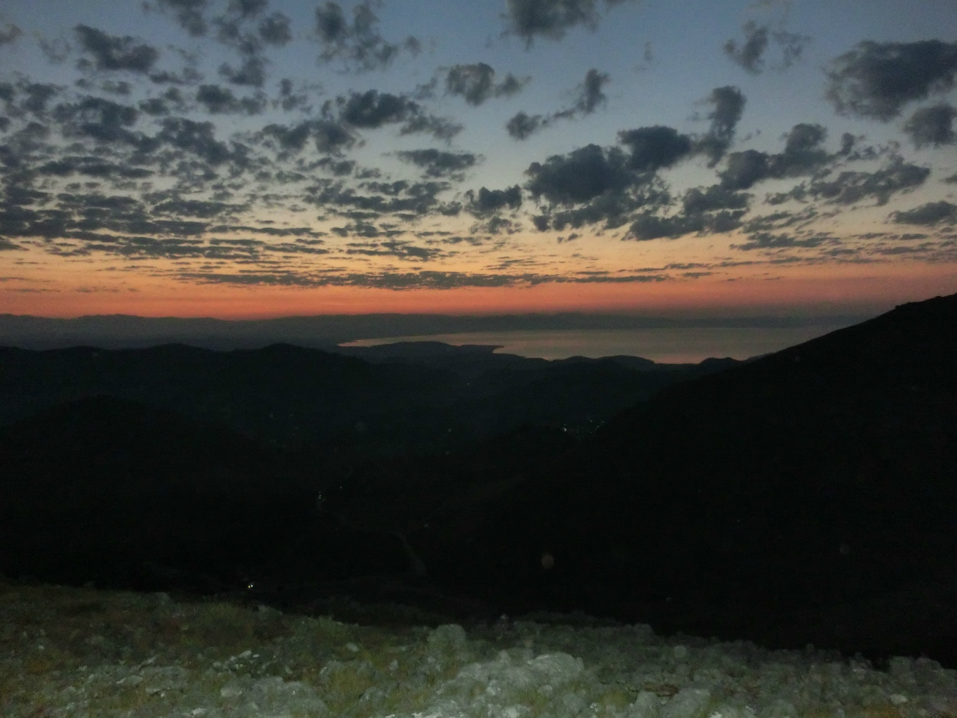 Profilis Ilias- sunrise sur le golfe de Gythion