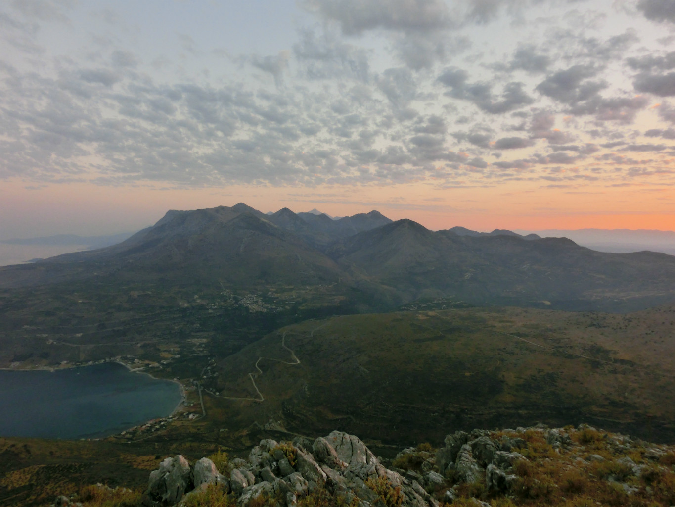Profilis Ilias- vers le N, au loin le Taygète 2400m