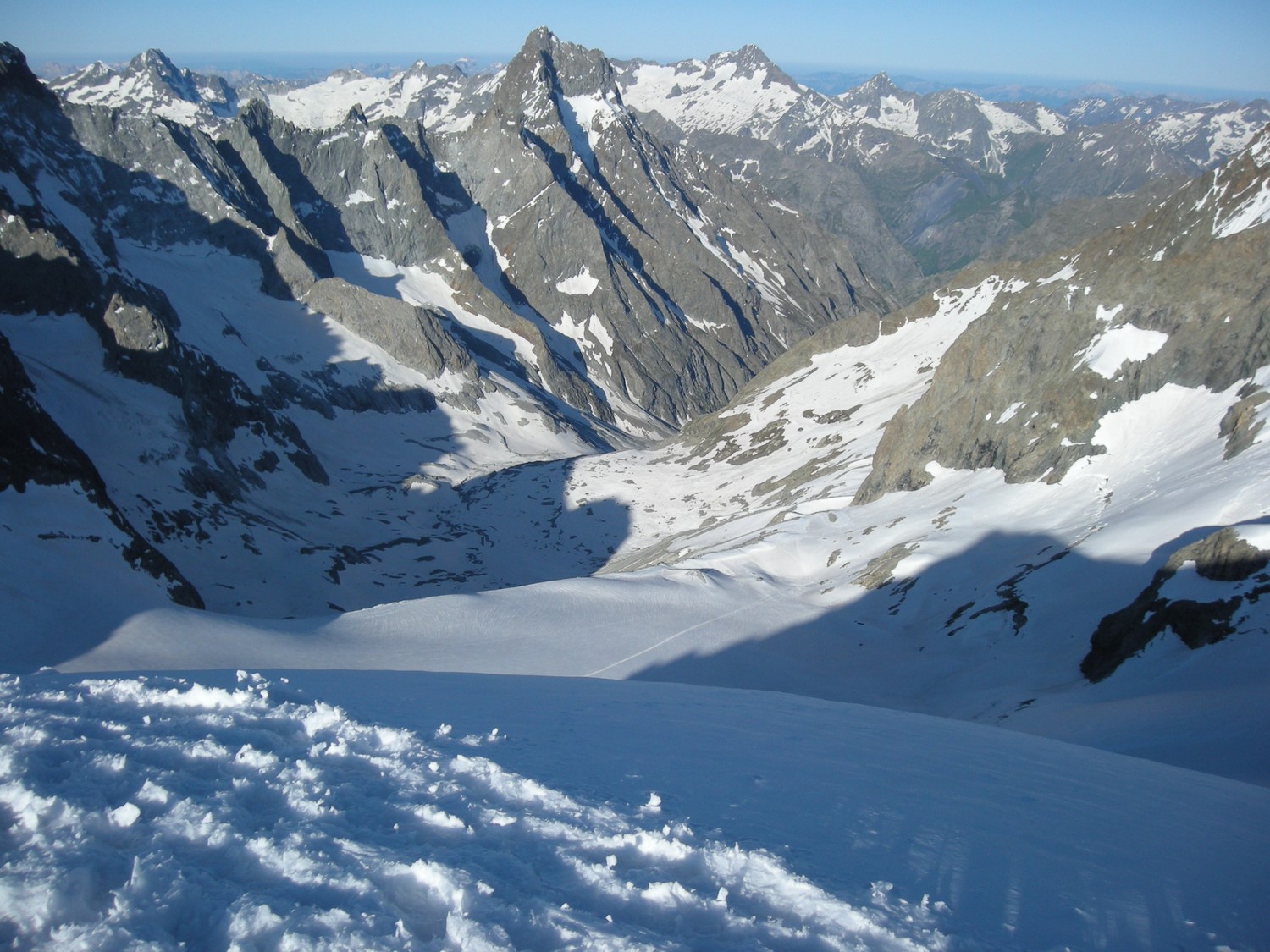 en bas le refuge