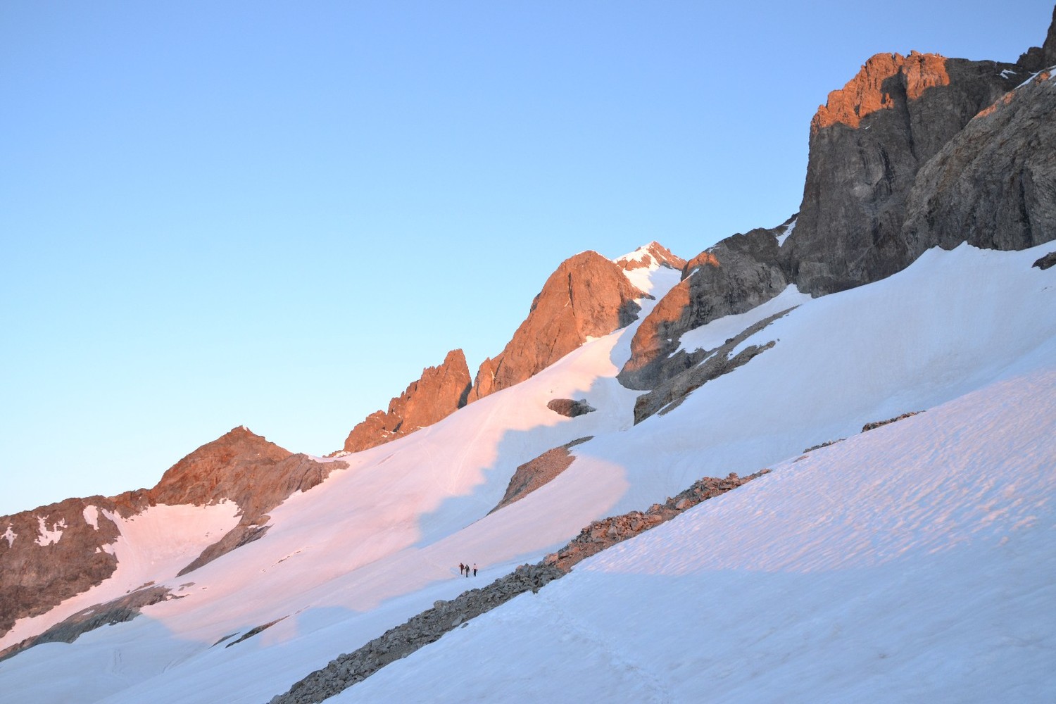 Départ avec les premiers rayons de soleil