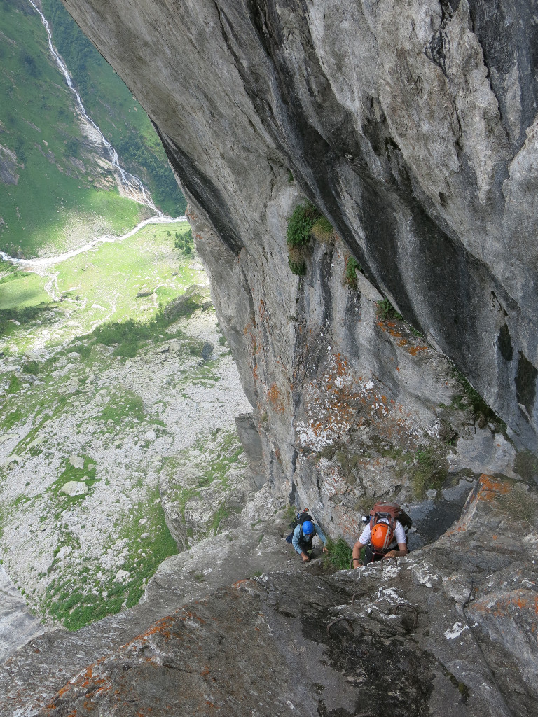Montée dans un très grand dièdre