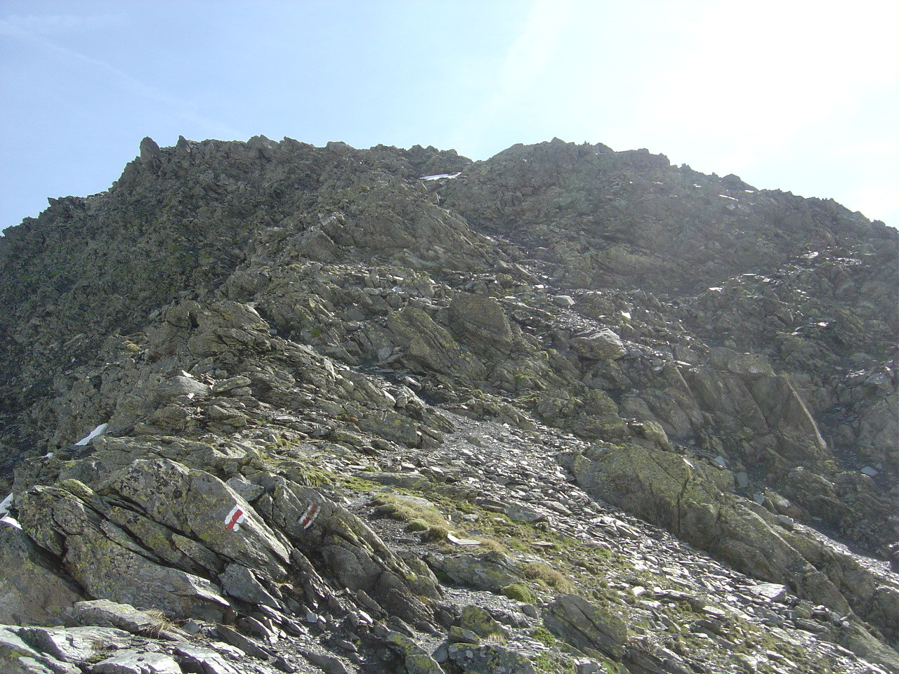 Au bas de l'arête W de la Pointe de Drône
