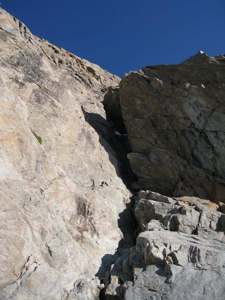 La gorge à l'attaque de la voie des Plaques Rouges