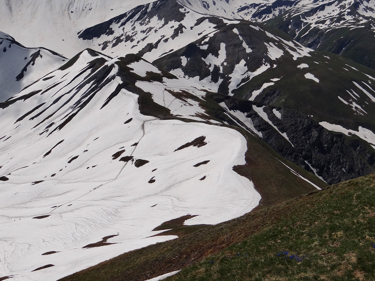 Grand col Ferret souvent enneigé en début de saison