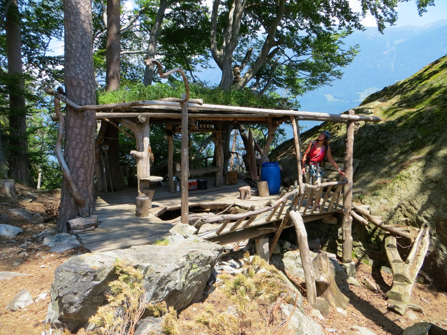 La cabane grand confort (avec bières !) avant d'attaquer L8
