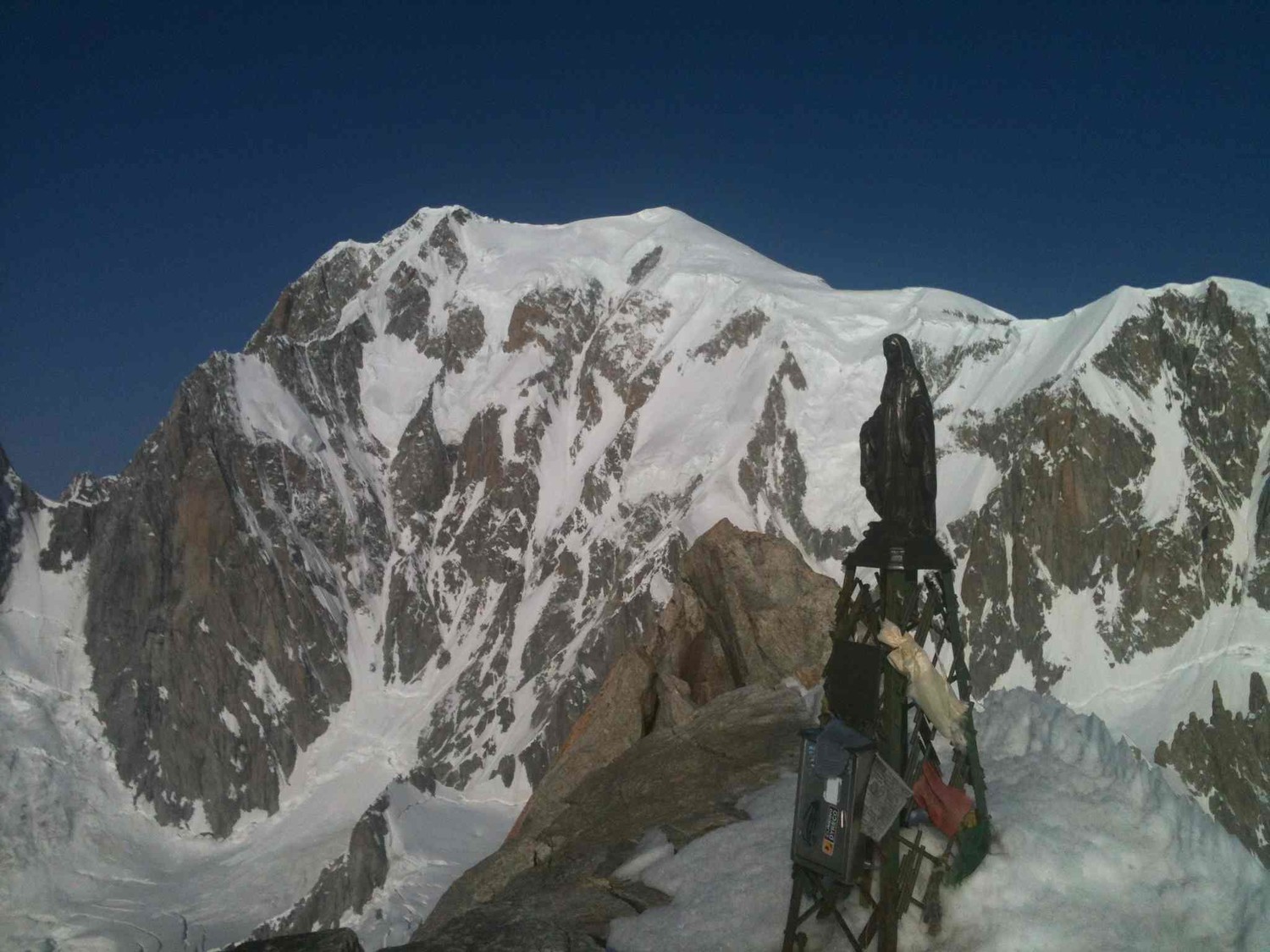 La vierge et le mont blanc