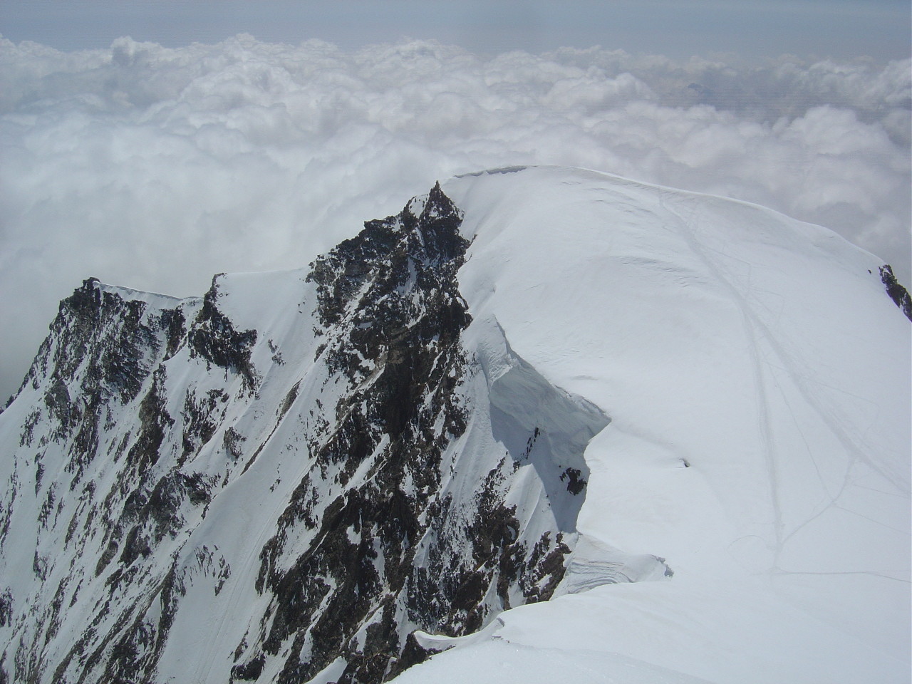 La ligne à Matteo, impressionnante vue de Corno Nero