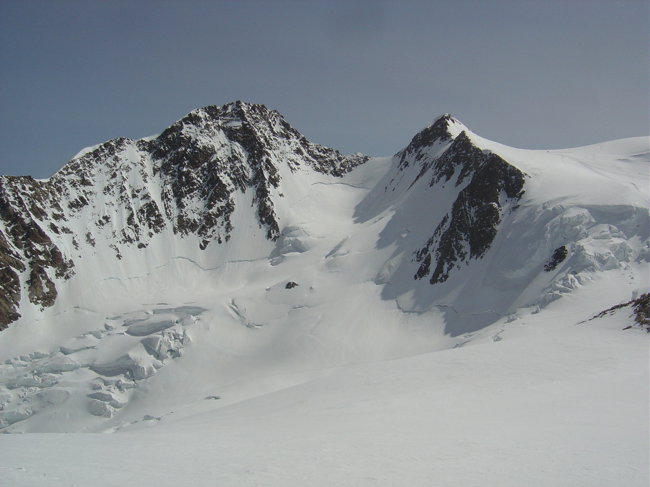 Pointe Dufour et Zumsteinspitze vues du Lisjoch