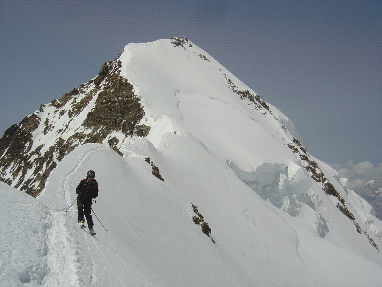Sur l'arête E