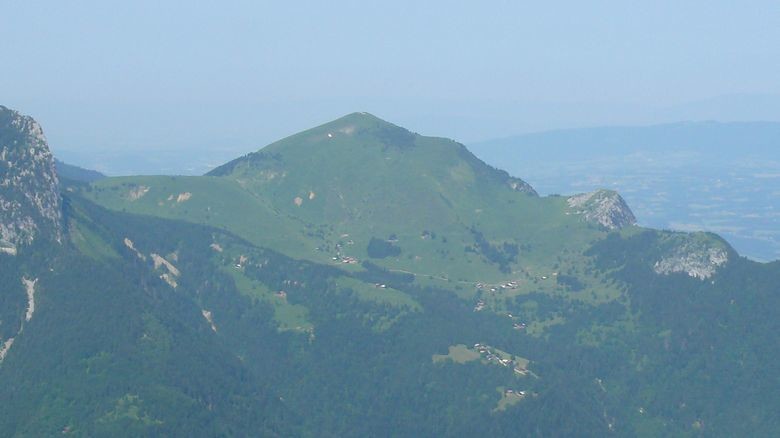 Sur Cou, avec encore de la neige (point blanc) ?