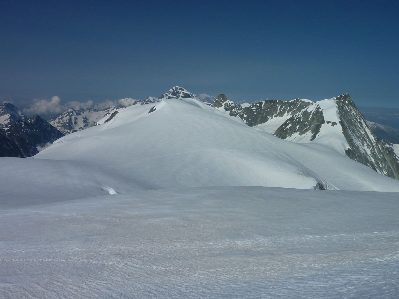 Vue du Sommet, Mont Blanc de Cheillon à droite