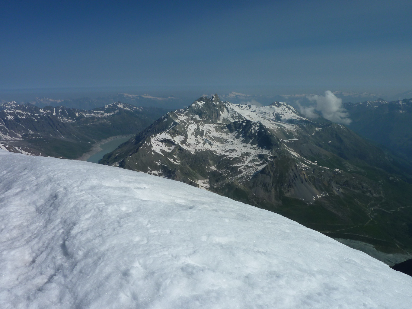 Vue du sommet vers le lac des dix