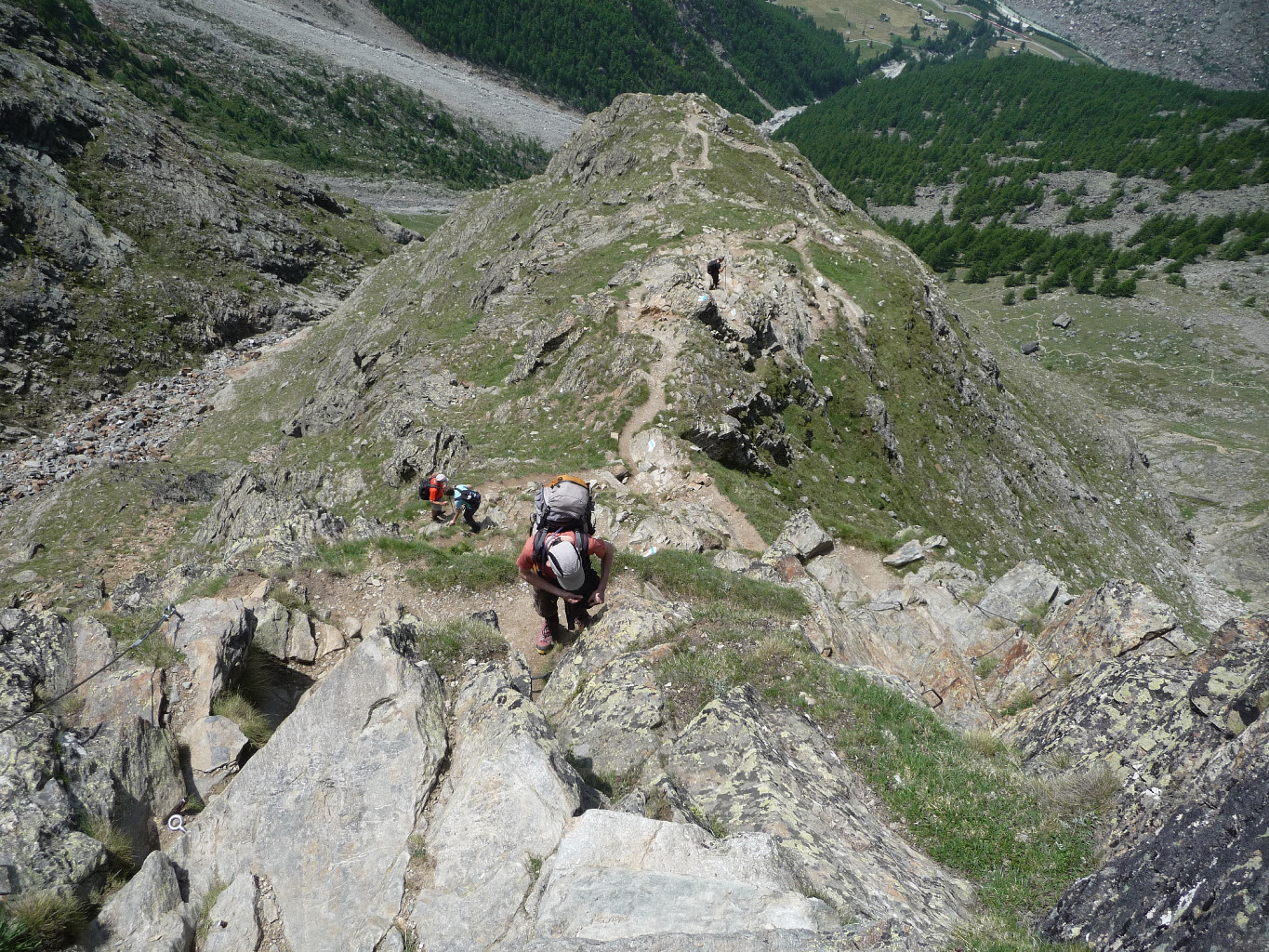 la rude montée à Dom hütte