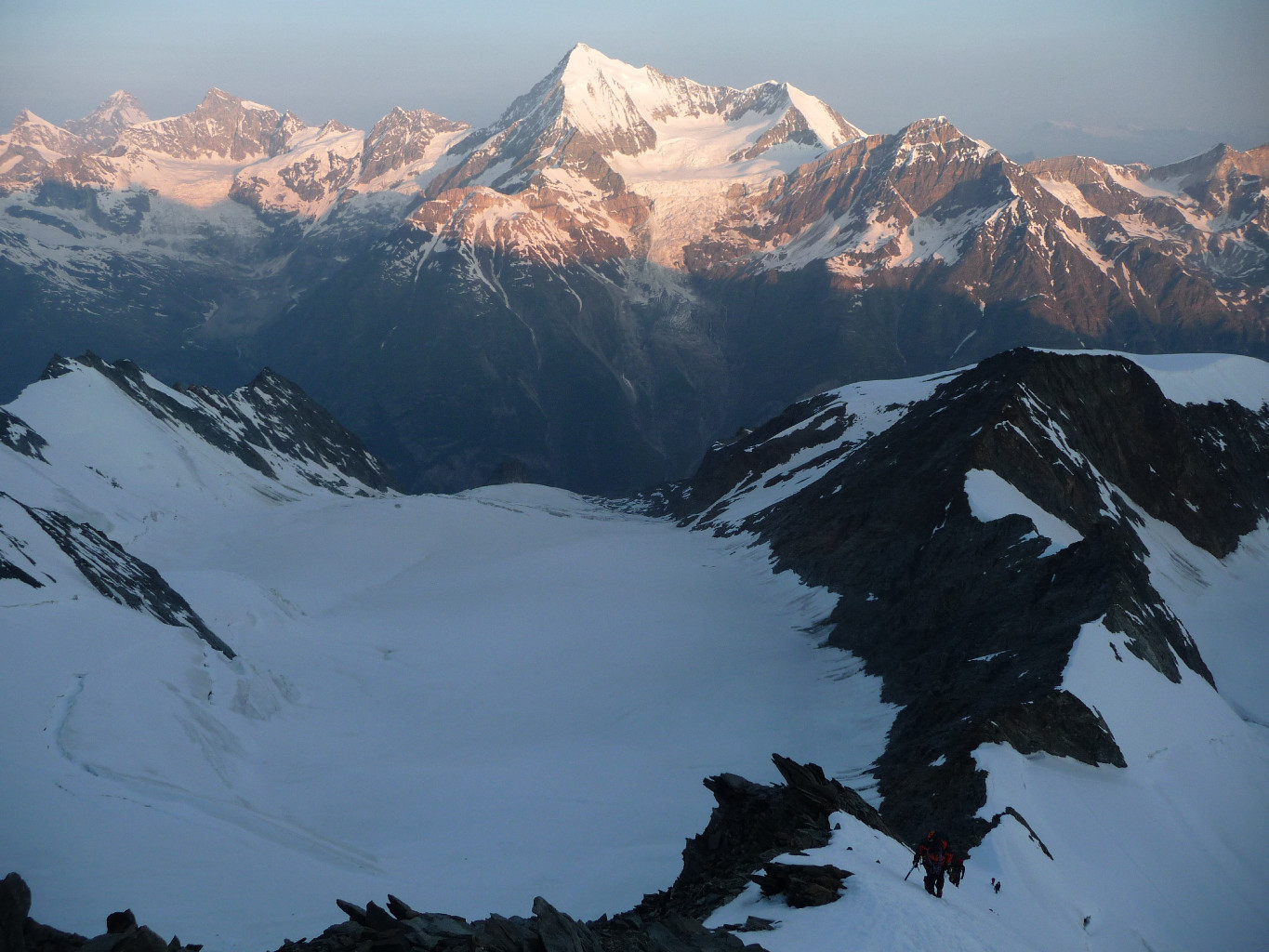 sur le festigrat, soleil levant sur le Weisshorn