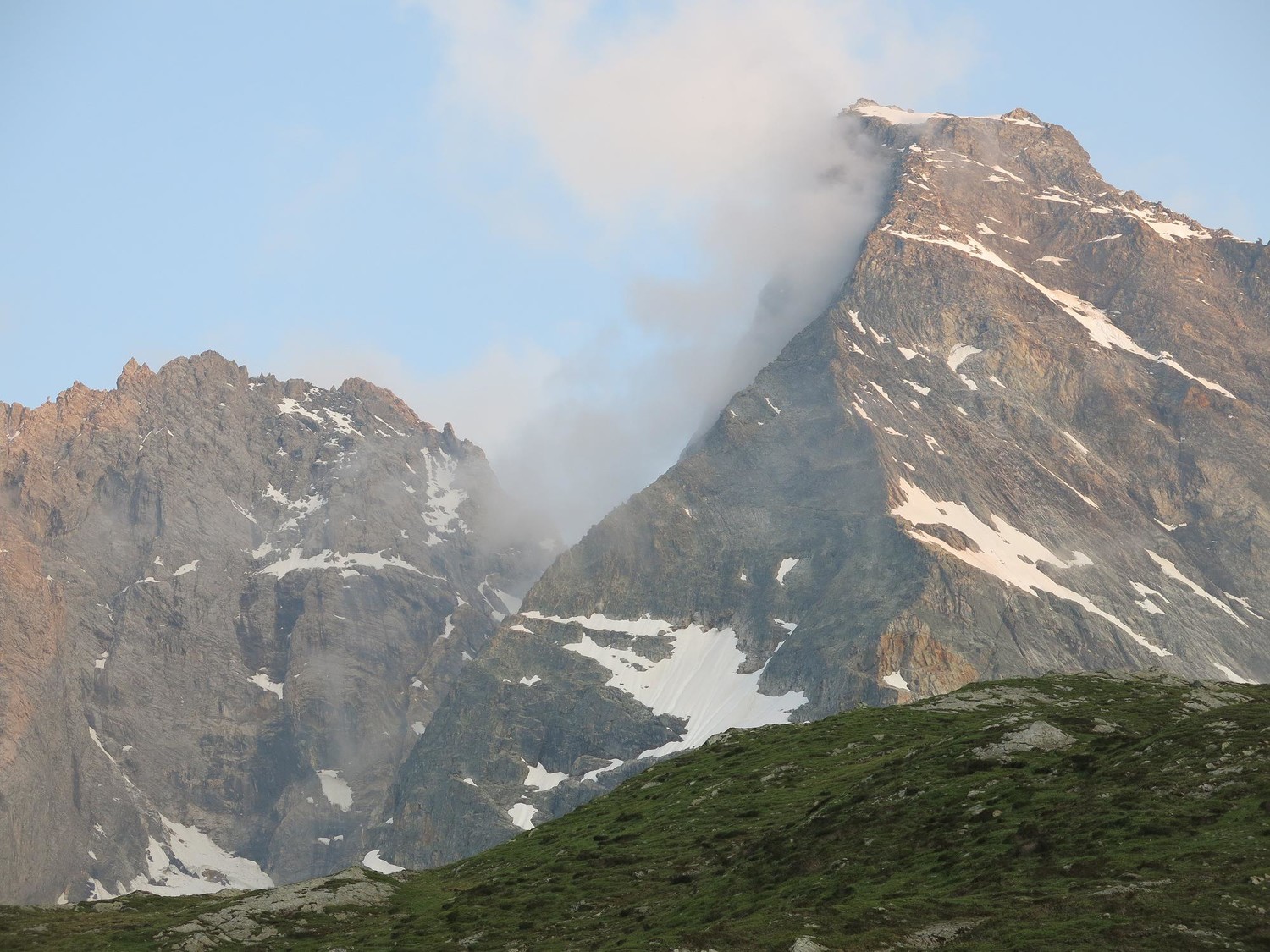l'Arete NNE (à gauche) grande Glière