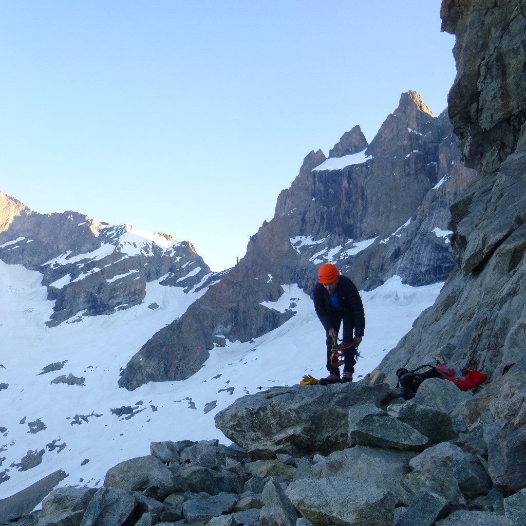 bas de l' arête