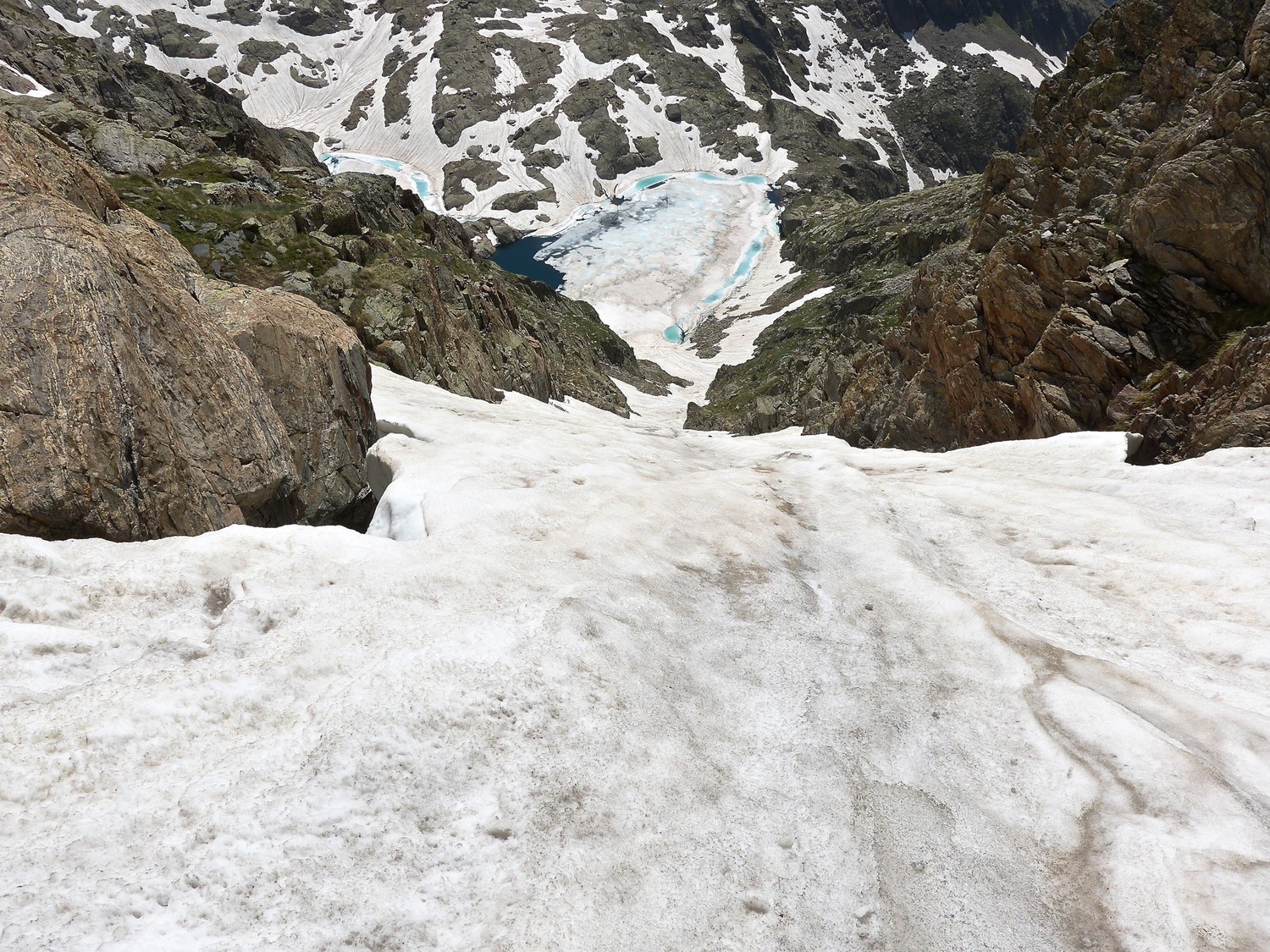 Le couloir menant directement dans le lac.