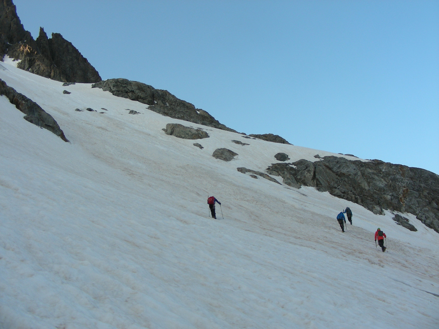 Montée en rive gauche du glacier