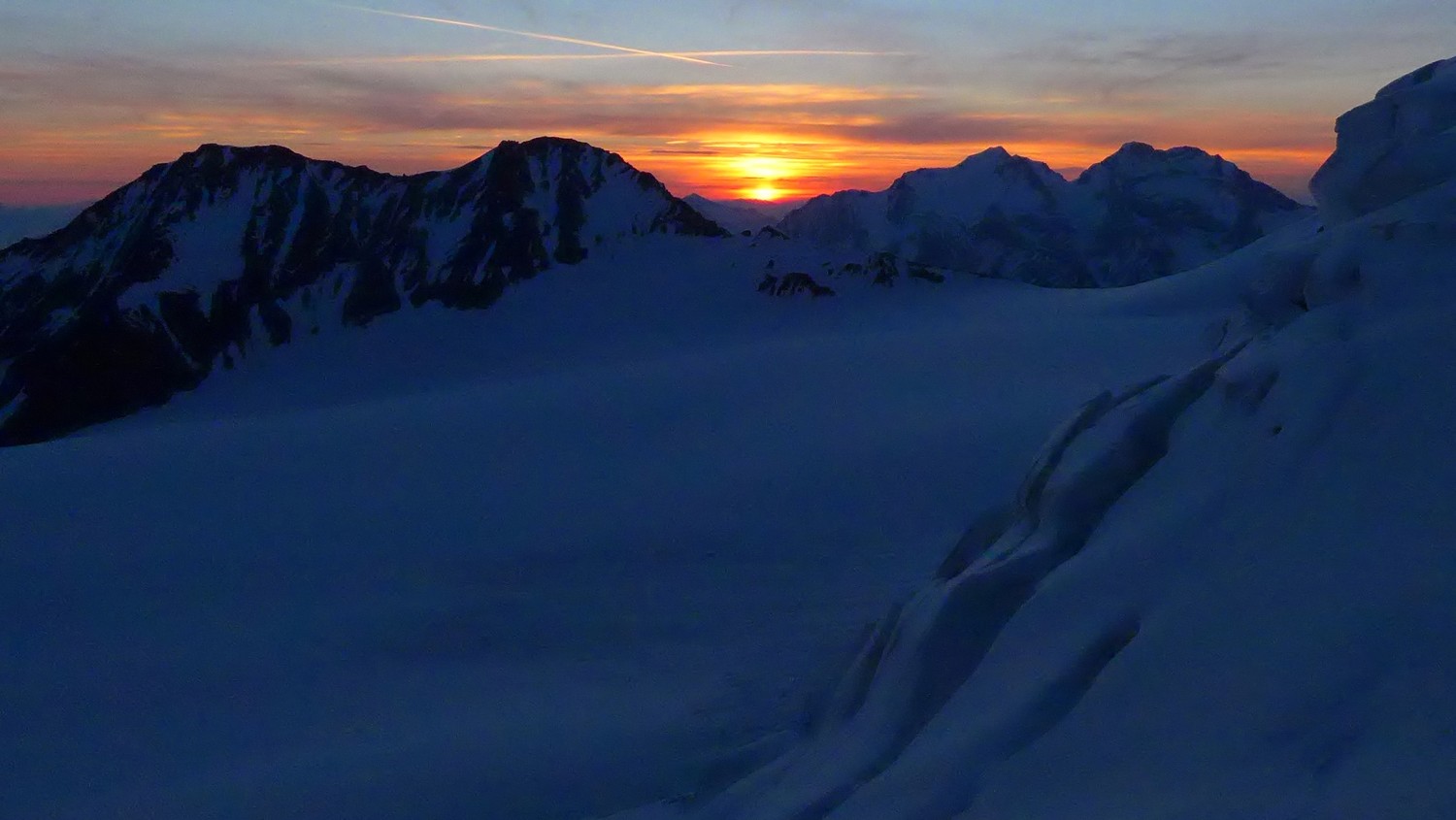 A gauche :Traversée du Balfrin, pour demain. A droite traversée fletschhorn-Lagginhorn, à programmer...
