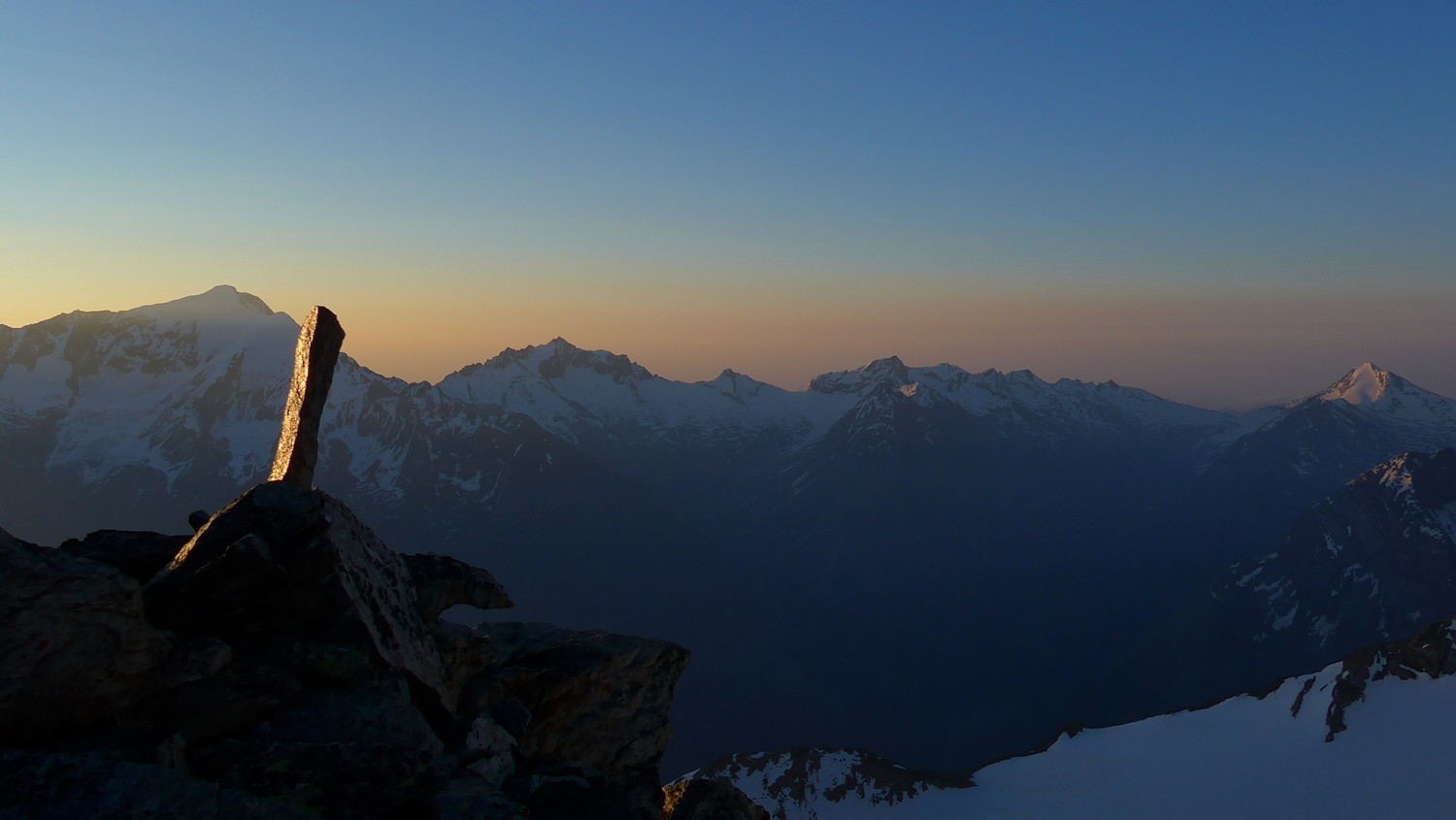 Balfrin/Quand Chirvette zappe son maquillage, on gagne du temps pour profter du lever du jour sur les Weissmies