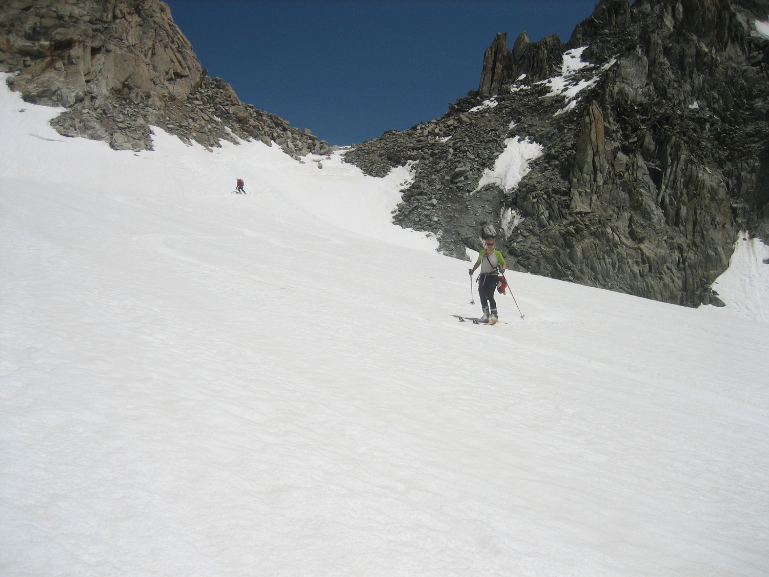 Descente en moquette du glacier du Chardonnet