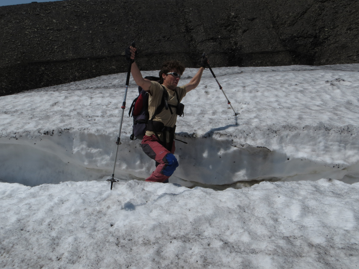Il y a meme des trous dans la neige...