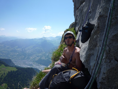 Dans un des relais