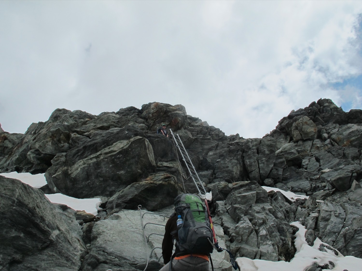 Chouette, une petite via ferata vers la cabane !
