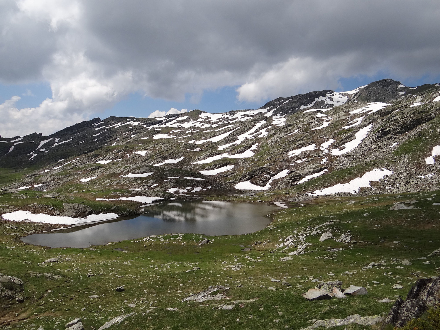 Lac de Dziule au pied de la tête des Fra