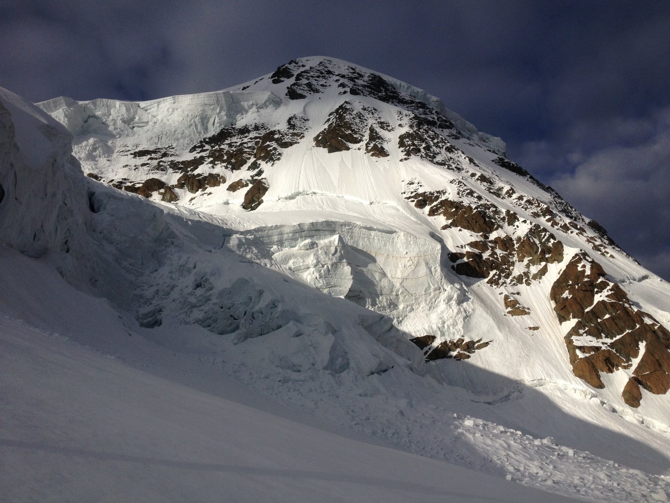 plateau glaciaire, 2ème rimaye et couloir final à l'aplomb du sommet