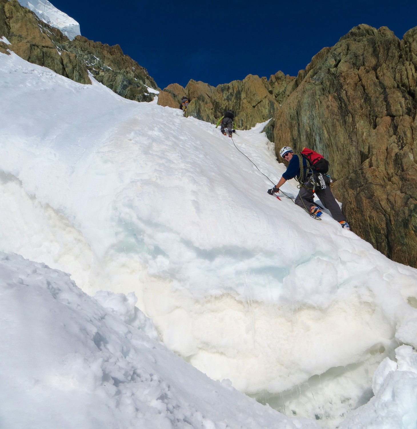Passage de la rimaye de la partie supérieure de la face N du Breithorn