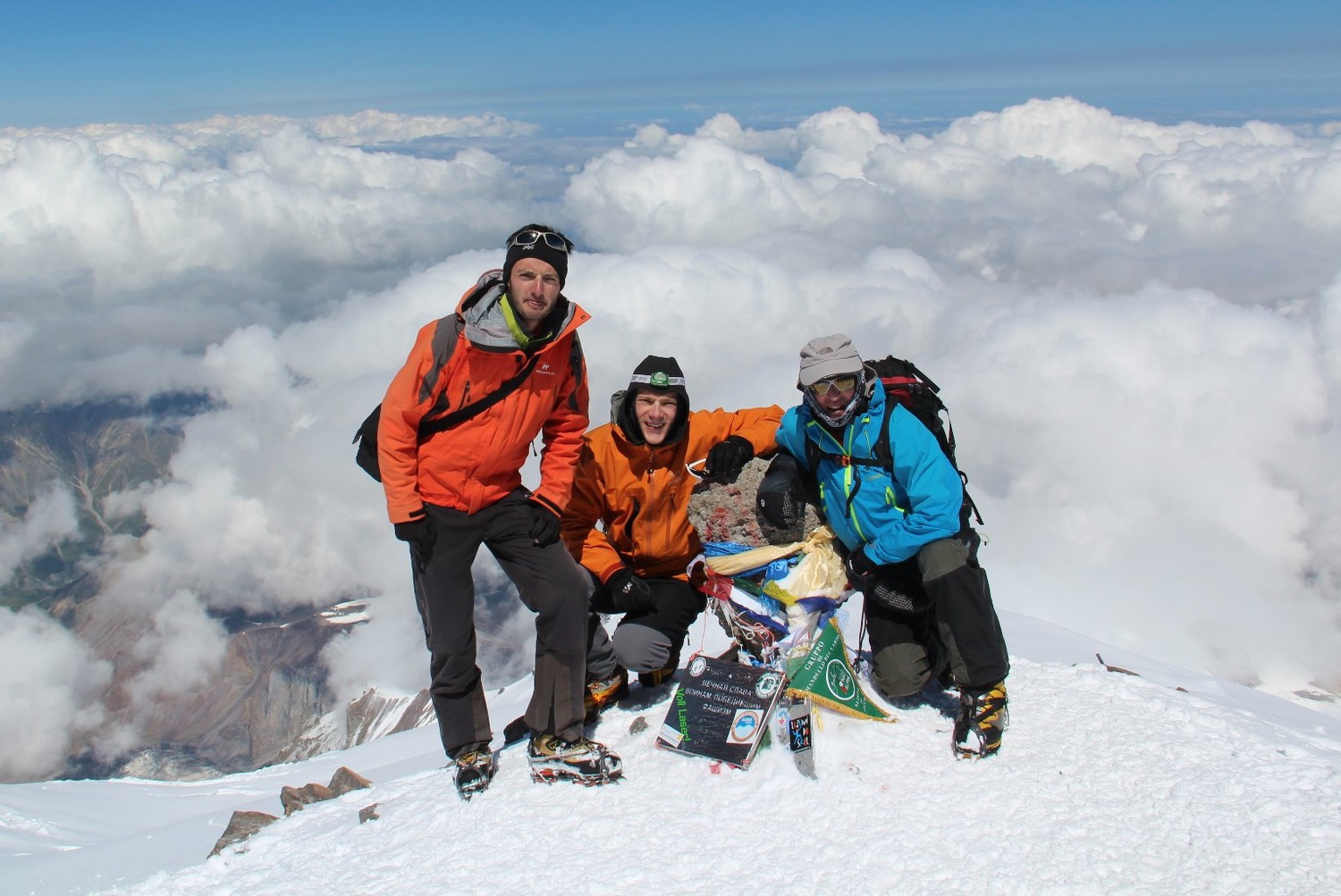 Au sommet de l'Elbrouz (5642 m) !