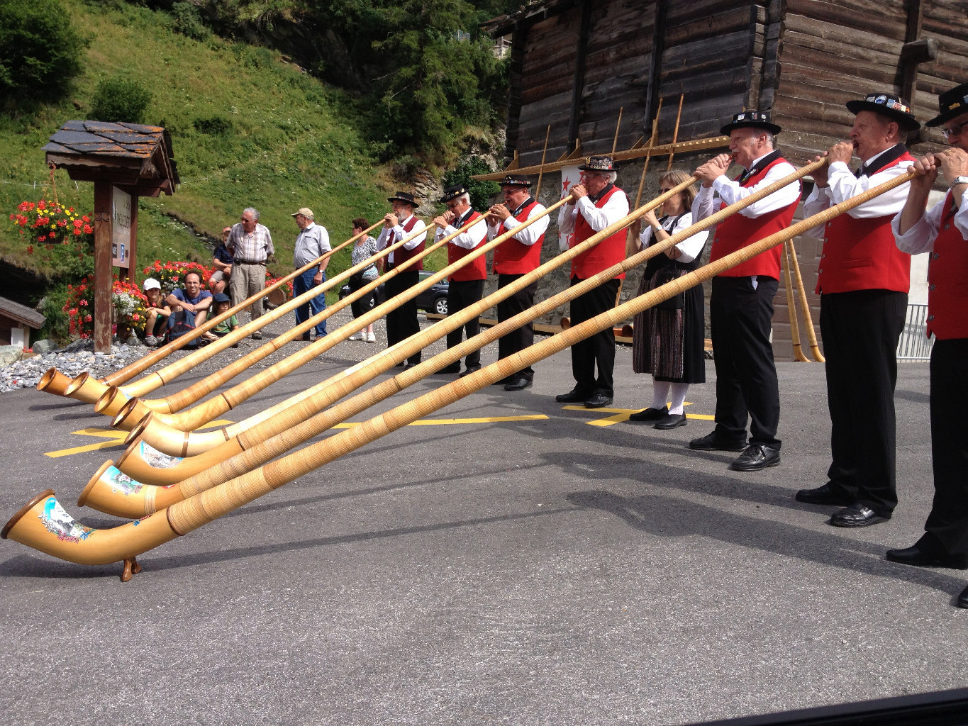 concert de cornes à Évolène