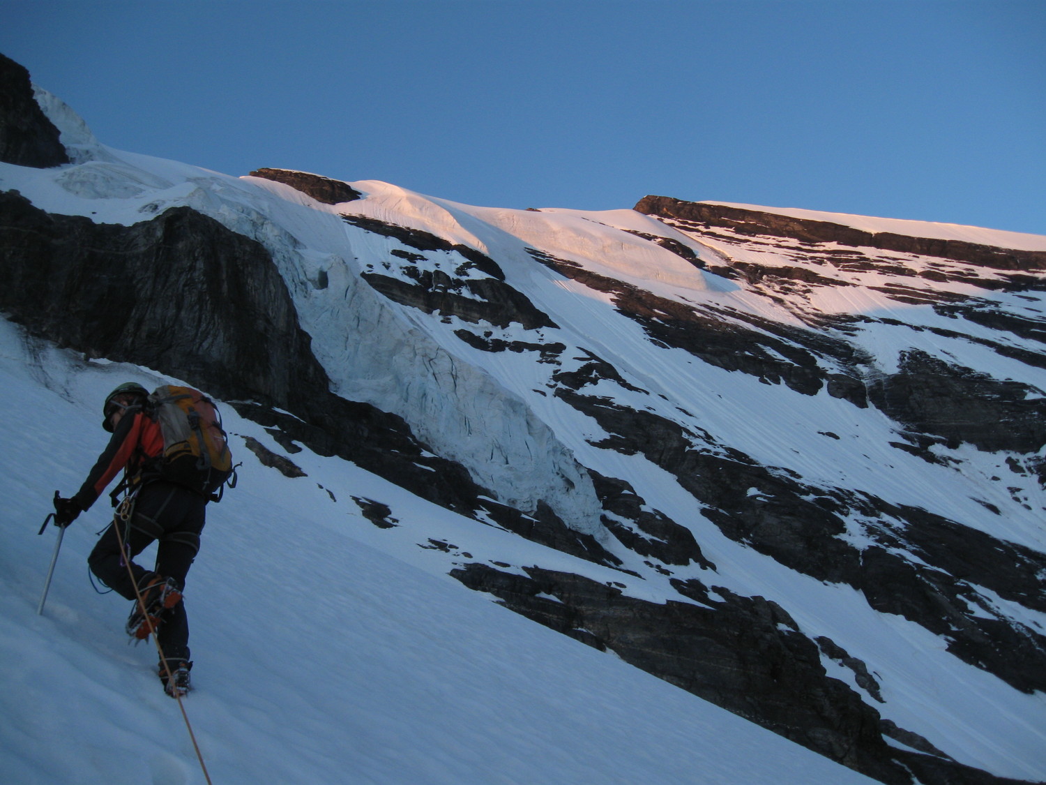 primo sole sulla vetta del doldenhorn