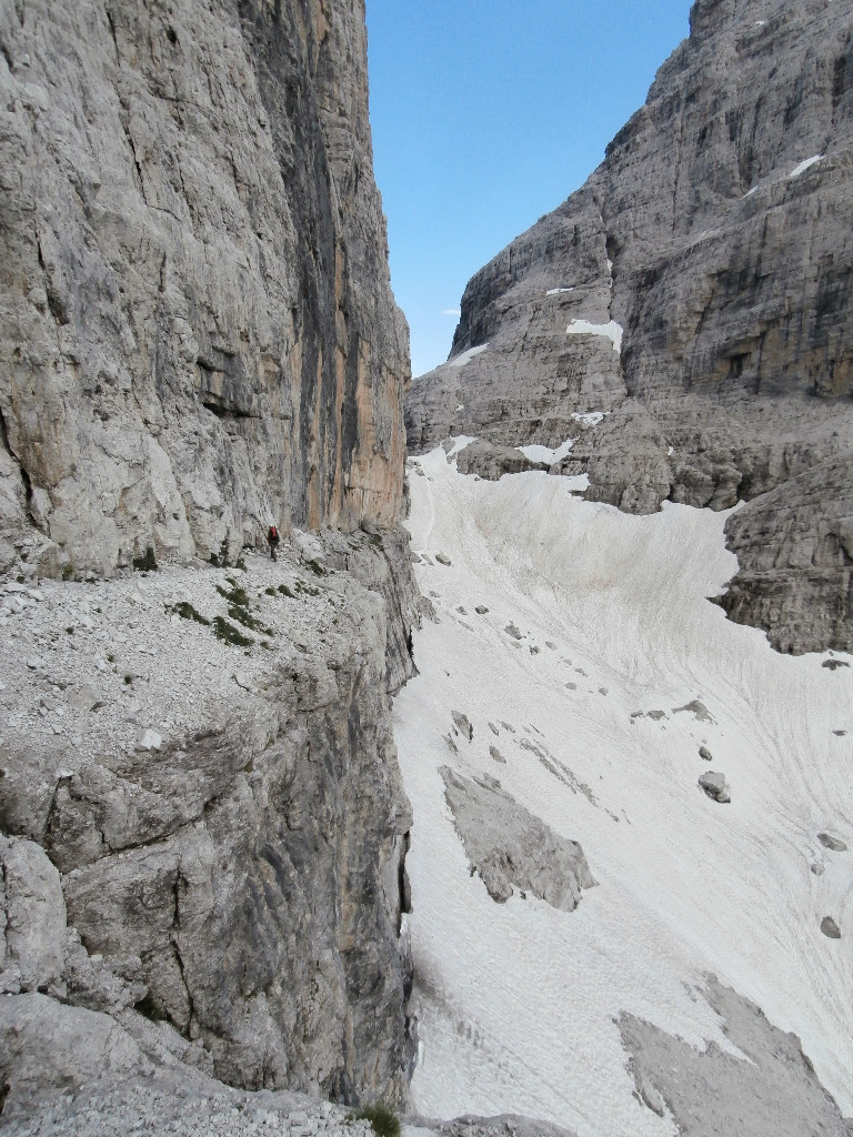Accés par la vire de la viaferrata