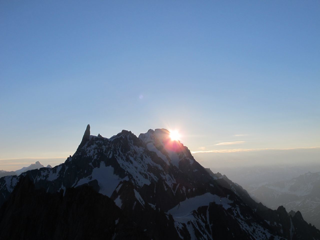 le soleil vient à notre rencontre