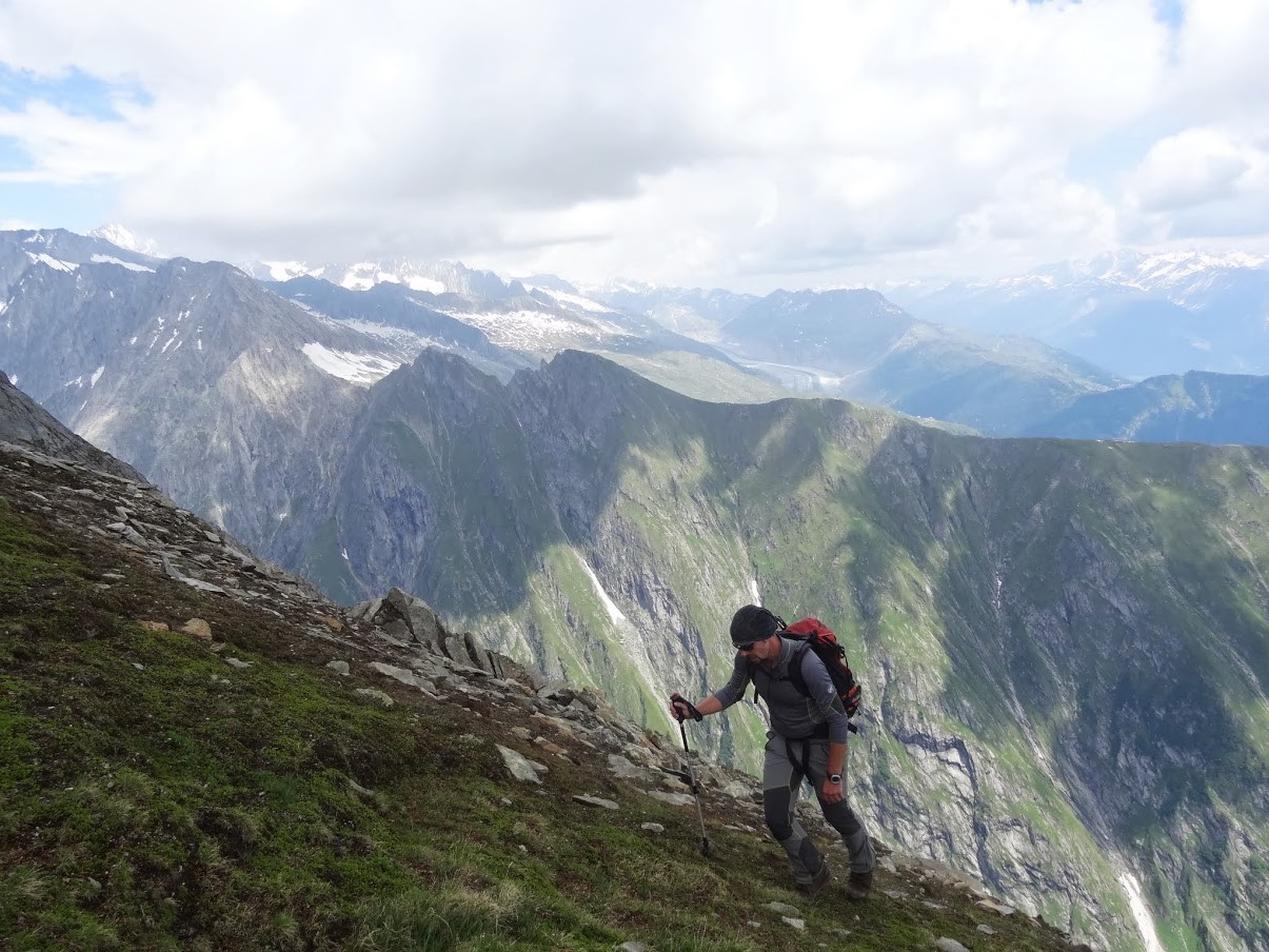 Montée sur l'arrête herbeuse