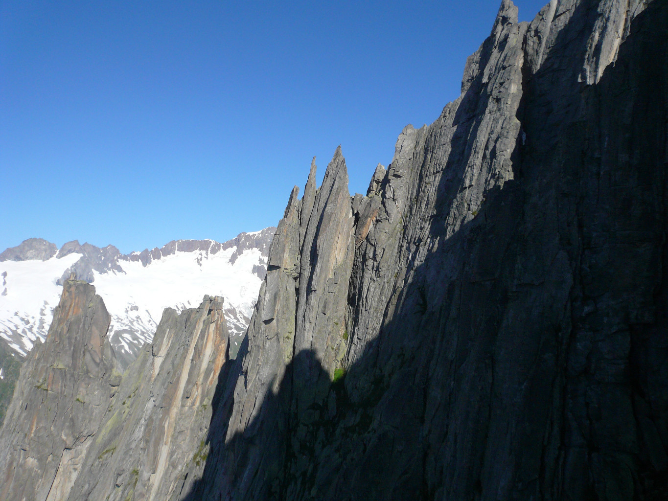 Coup d'oeil sur l'arête ouest...
