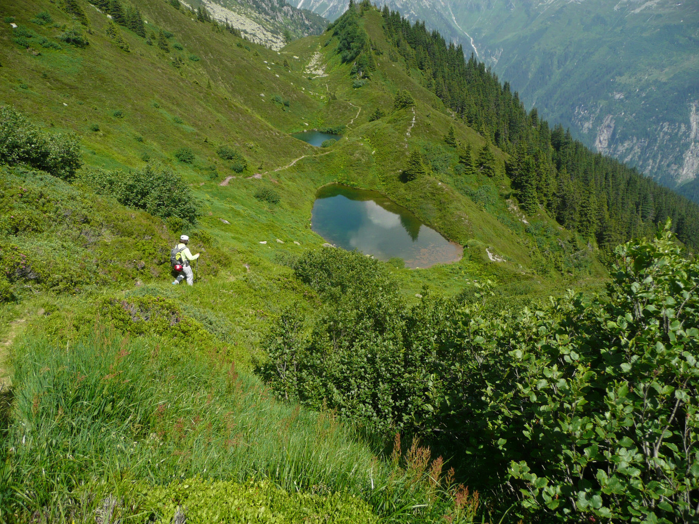 L'idyllique petit étang du Seeli (1900m), sous la cabane Salbit